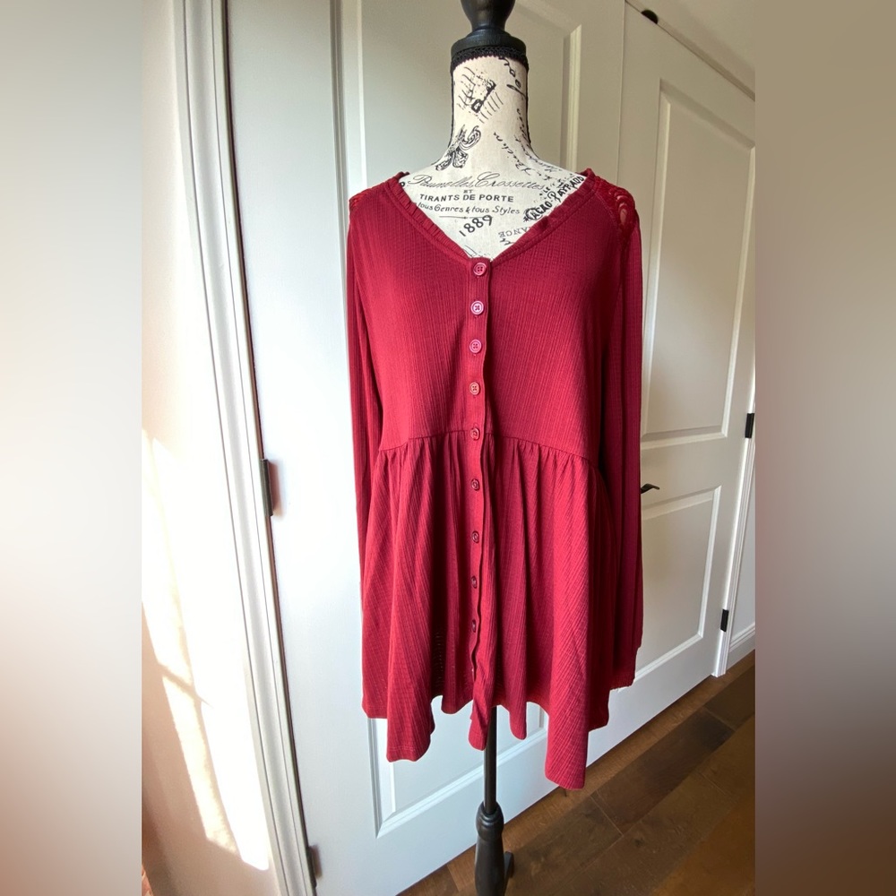Torrid 1x (14/16) Red Baby Doll long sleeve Top